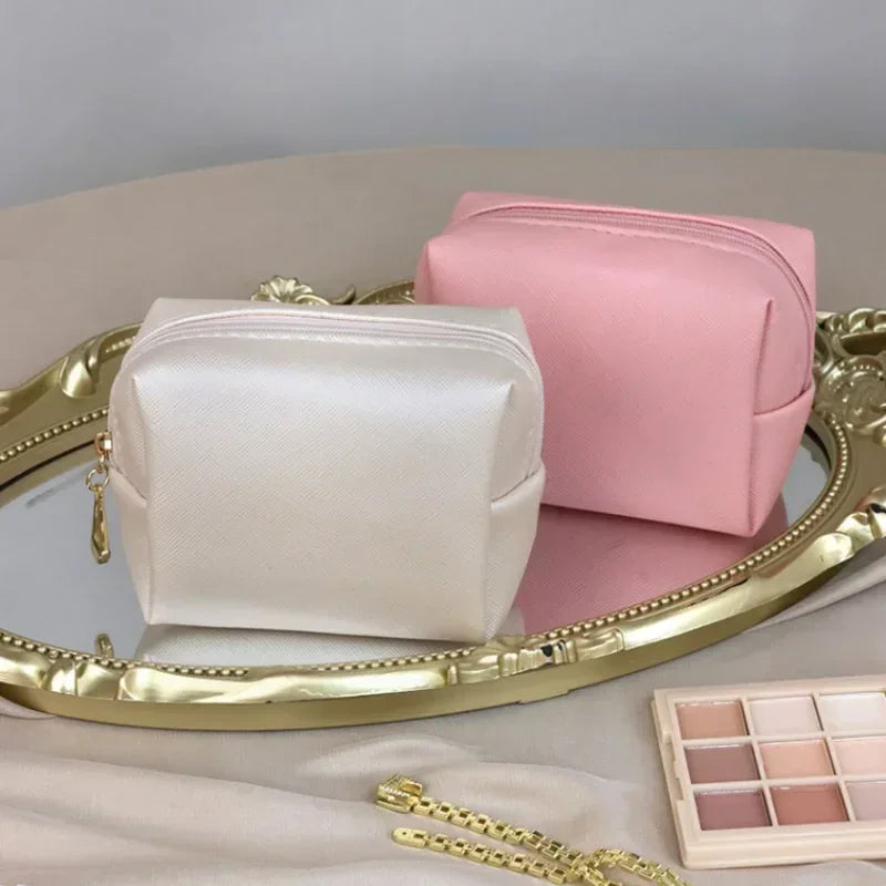 Mini Faite Wash Bag